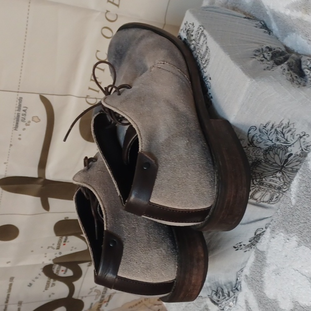 BACCO BUCCI ESTUDIO SIZE 10. Men's Tan Suede Dress Shoes - Picture 7 of 10